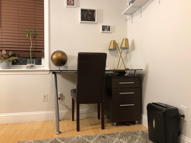 Building Photo - 524 Dudley St