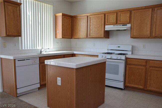 Building Photo - 9493 Grove Ridge Ave