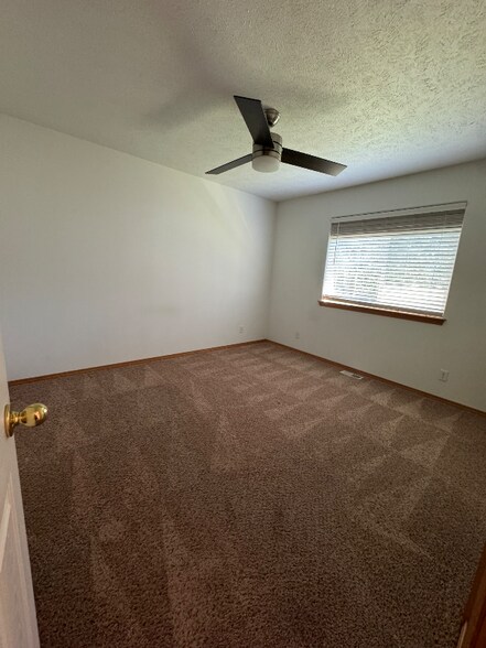 Building Photo - 2598 W Broadmoore Dr