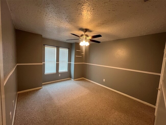 Building Photo - 22503 Braken Carter Ln