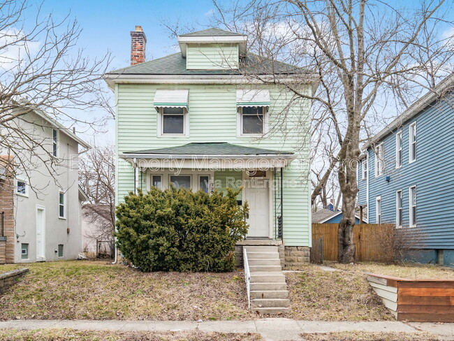 Primary Photo - 730 Siebert St