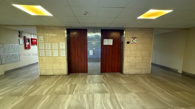 Building Photo - 6940 Miami Gardens Dr
