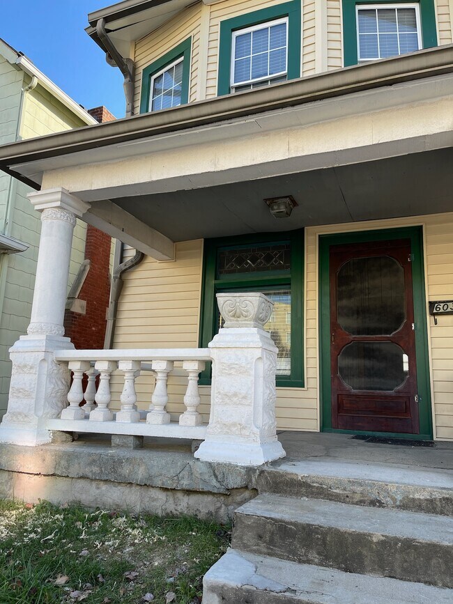 Primary Photo - 603 E Merrill St