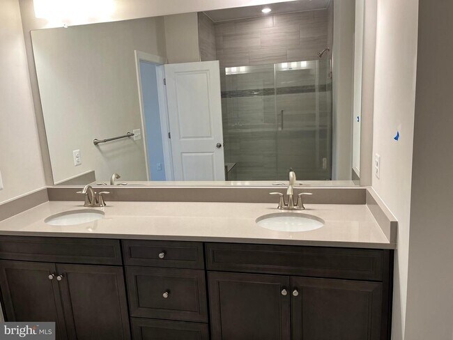 Building Photo - 43424 Stonewood Crossing Ter