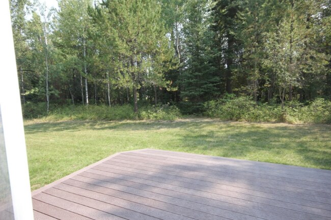 Building Photo - 3 Fairway Dr