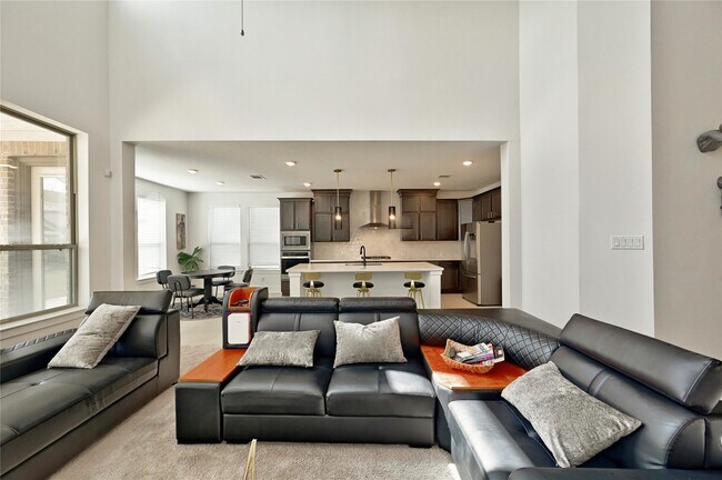 Building Photo - 6211 Shore Ridge Ct