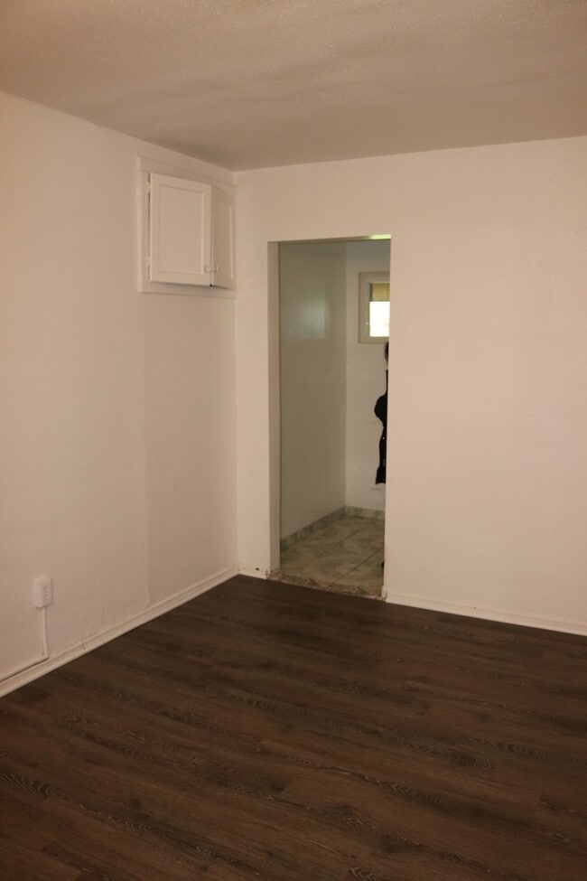 Building Photo - Beautifully Updated 3-Bedroom Home with Sp...