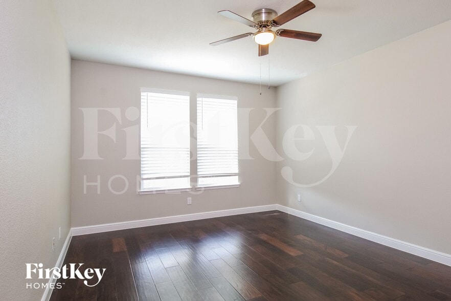 Building Photo - 2320 Bernese Ln