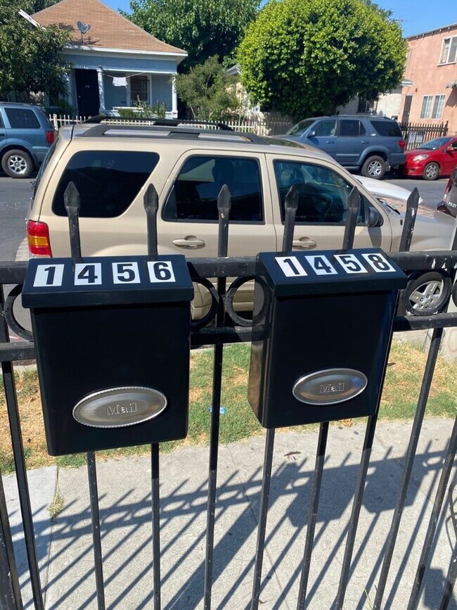 Building Photo - 23(1456,1458)