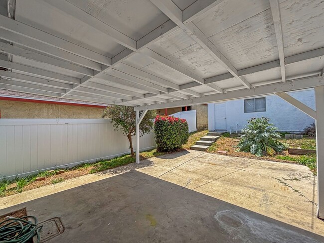 Building Photo - Updated 3B/2BA House in North Park w/ Cove...