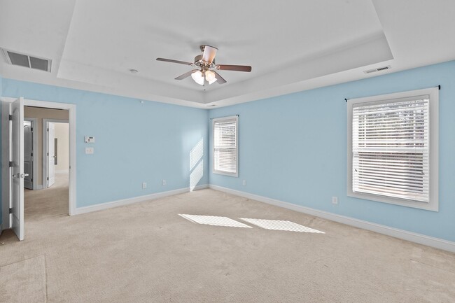 Building Photo - ***Beautiful Knightdale 4/2.5 W/ Private Pool***