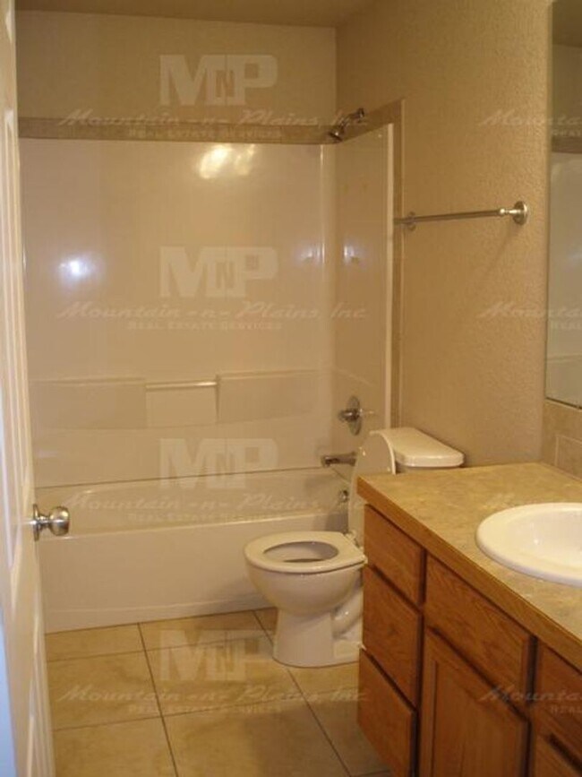 Building Photo - 277 S Ursula Ave