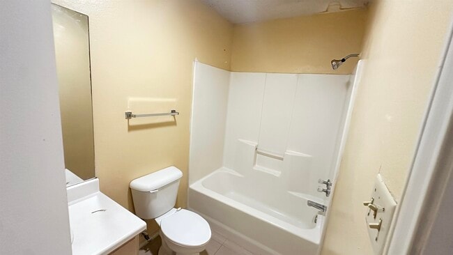 Building Photo - 1028 Merrimack Loop
