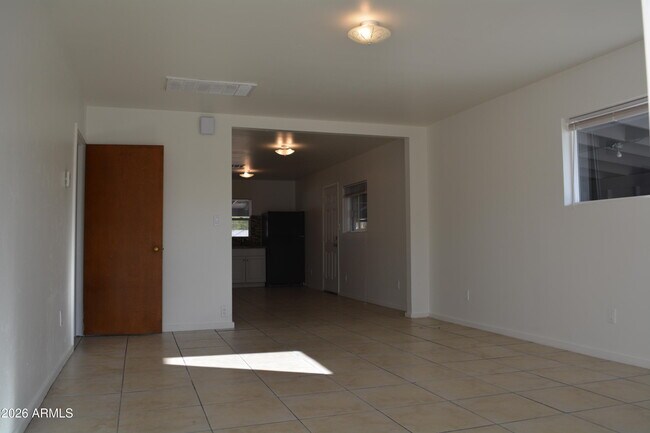 Building Photo - 4003 N 22nd Ave