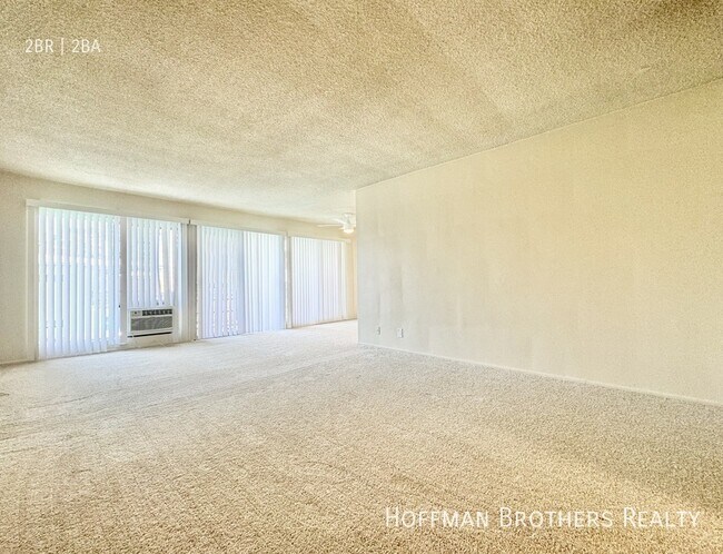 Building Photo - 1540 Laurel Ave