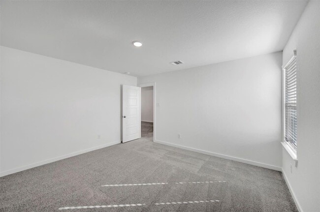 Building Photo - 32455 Sunbeam Dr