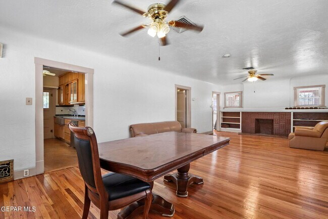 Building Photo - 2709 N Florence St