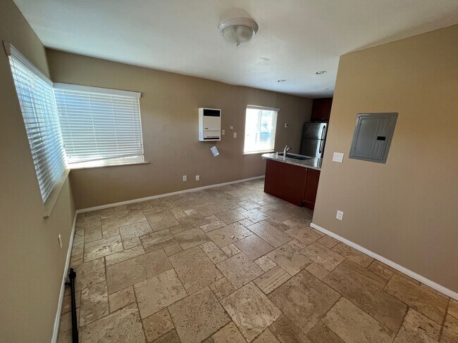 Building Photo - Gorgeous Unit in Imperial Beach!