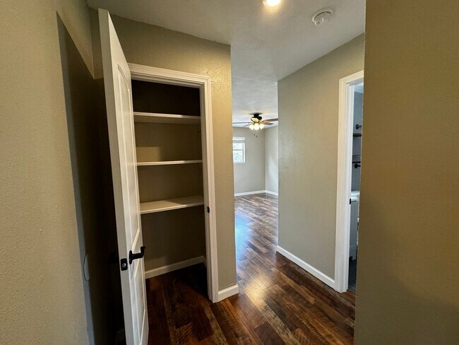 Building Photo - BUENA VISTA