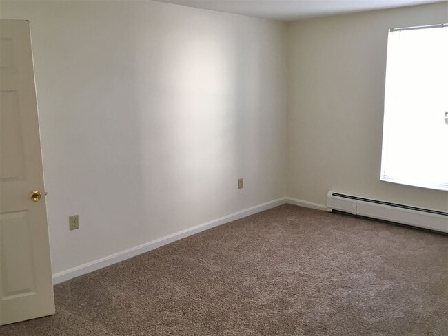 Building Photo - 141 Second St