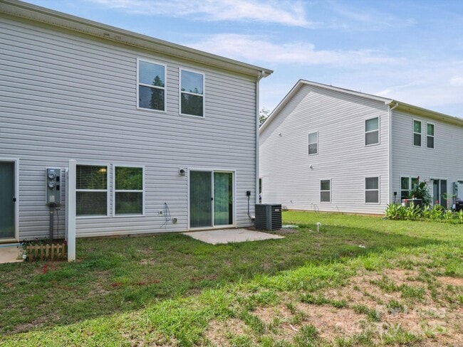 Building Photo - 914 S Battleground Ave