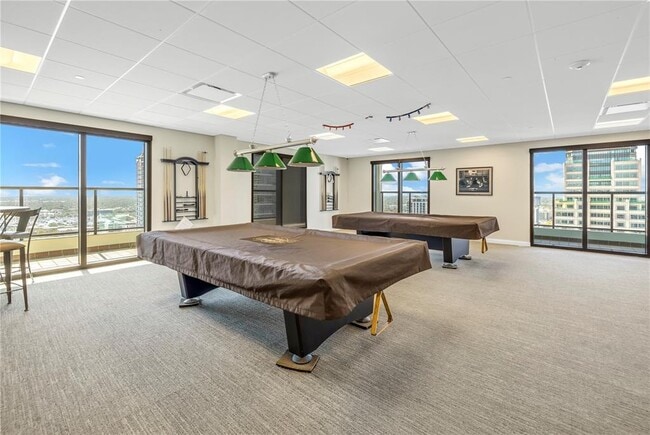 Building Photo - 1 Beach Dr SE