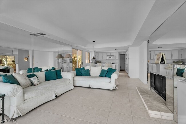 Building Photo - 8744 Captains Pl