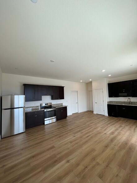 Building Photo - 3355 Barolo Ct