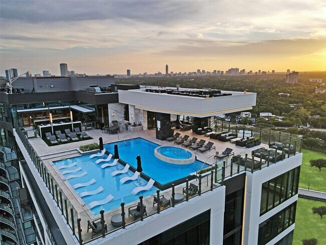 Building Photo - 811 Buffalo Pk Dr