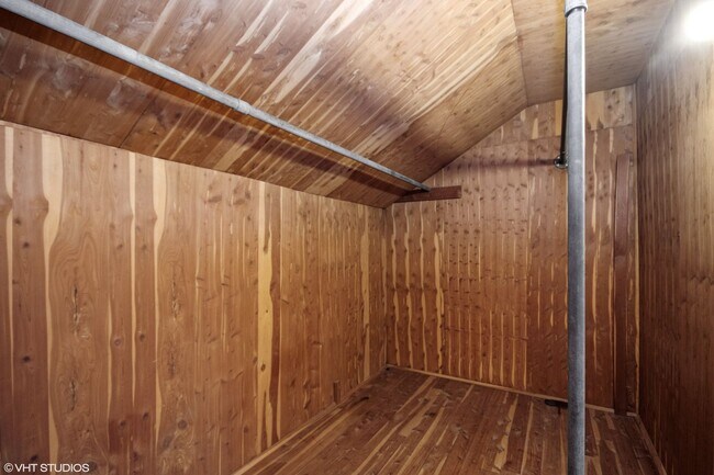 Building Photo - Stylishly Renovated 3 Bedroom 2 bathroom House