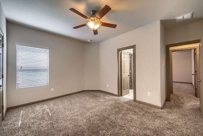 Building Photo - ****Go Big, Then Come Home to Comfort and Style!****