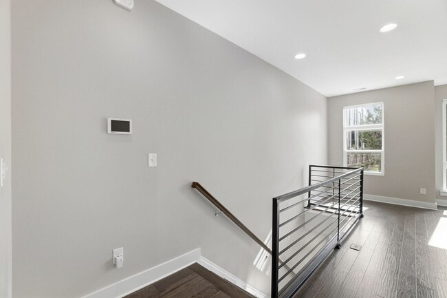 Building Photo - Experience Elevated Urban Living in the Heart of South End