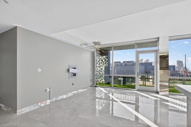 Building Photo - 321 Tenth Ave