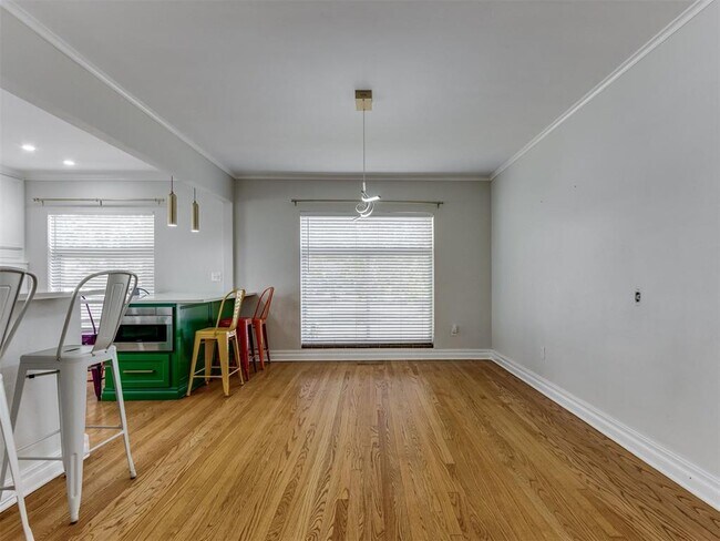 Building Photo - 2933 Cummings Dr