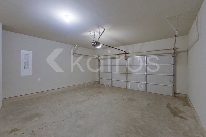 Building Photo - 900 NW 6th St