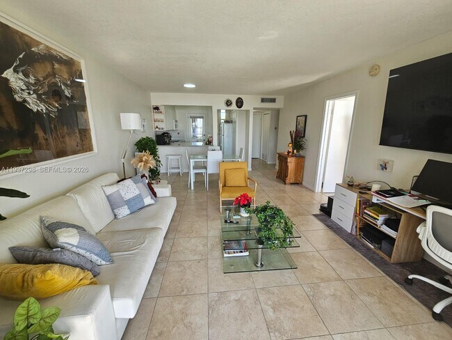 Building Photo - 3000 Marcos Dr