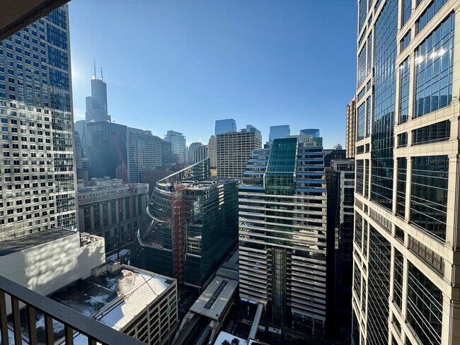 Building Photo - 200 N Dearborn St