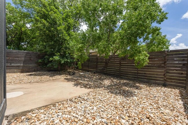 Building Photo - 2315 Burleson Rd