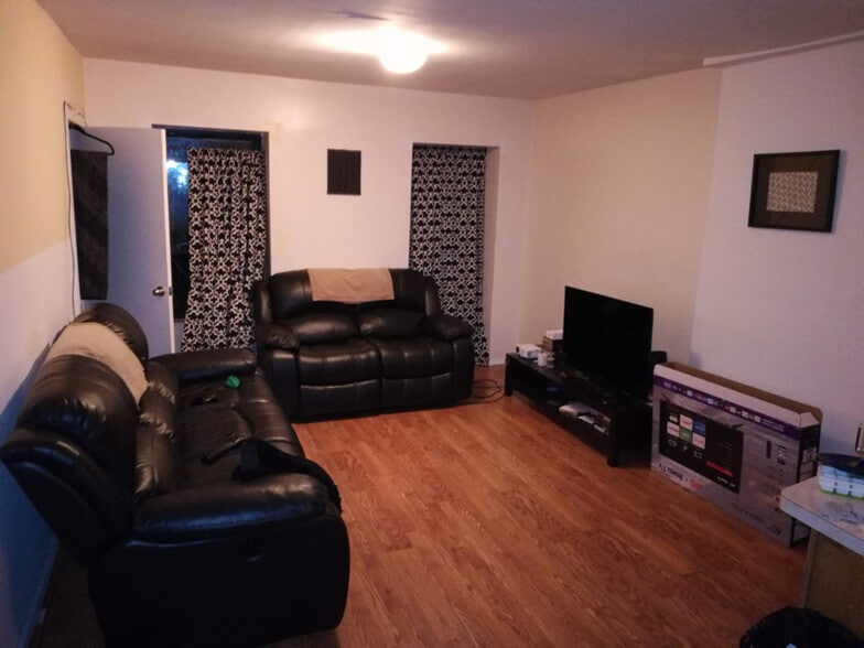 Building Photo - 747 Quincy St