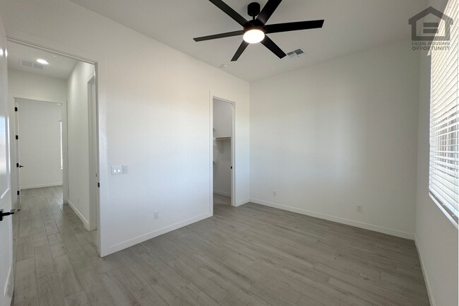 Building Photo - 18108 W Morning Vista Ln