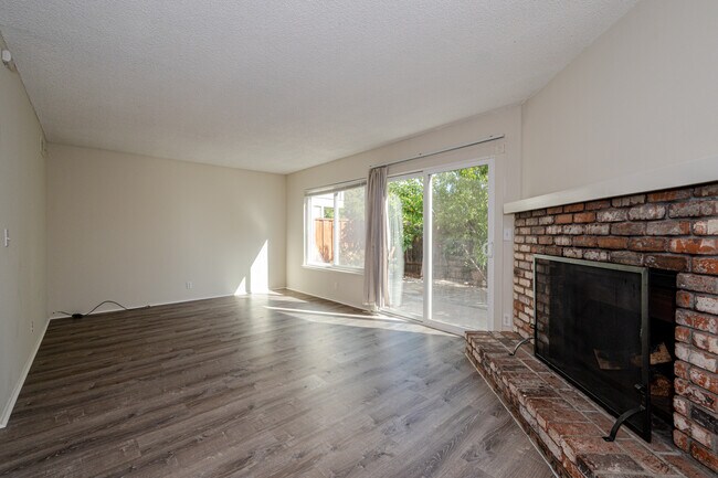 Building Photo - 1034 Shoal Dr