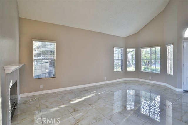 Building Photo - 176 Cll Renata