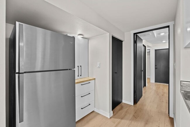 Building Photo - Savvy 1B/1B Unit B I Near Gonzaga/WSU/EWU & 5 Hospitals I Pet Friendly (Furnished)