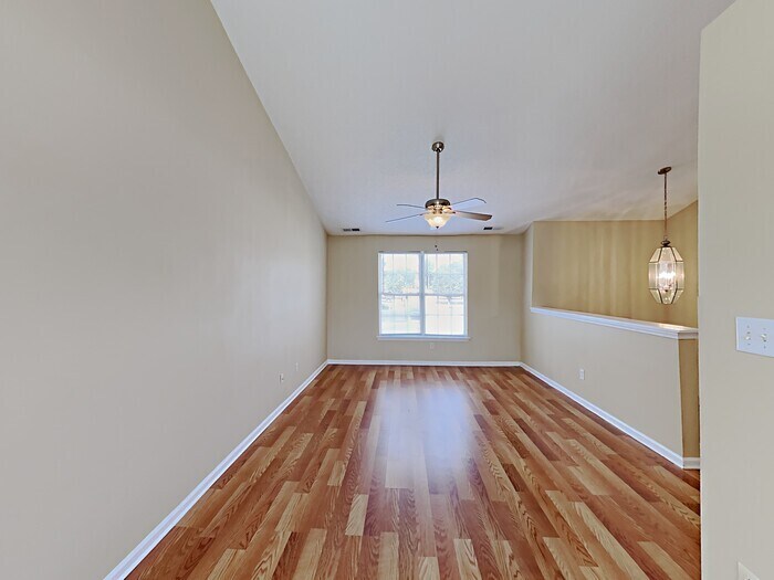 Building Photo - 5800 Carolina Manor Ct