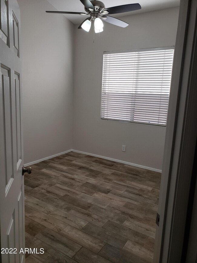 Building Photo - 3342 W Ross Dr