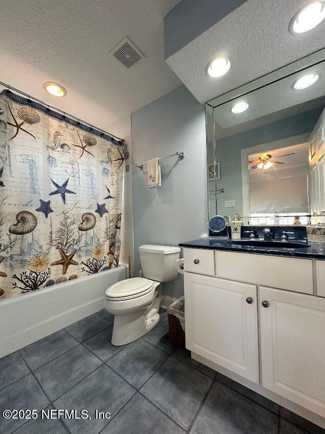 Building Photo - 110 S Serenata Dr