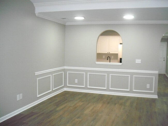 Building Photo - 554 Cahaba Manor Dr