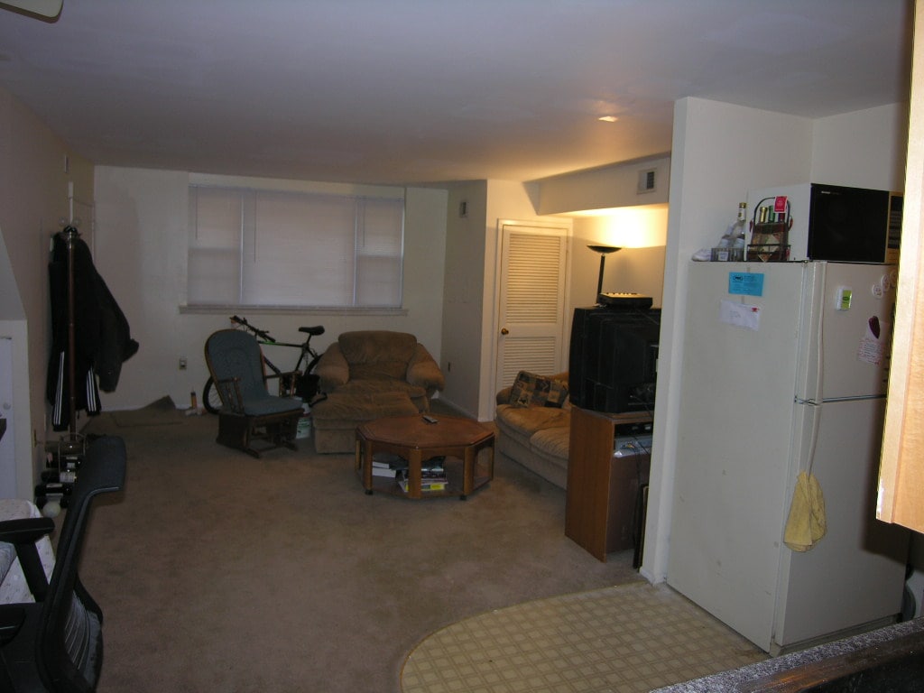 Building Photo - 289 Greenough St