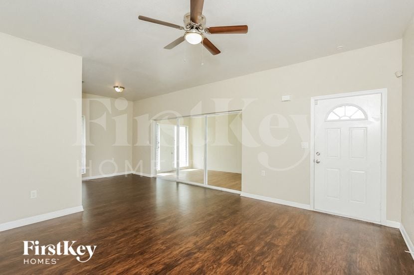 Building Photo - 22363 Catherine Ave