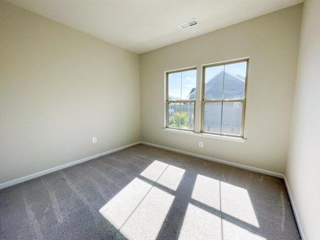 Building Photo - 10132 Dorsey Ln